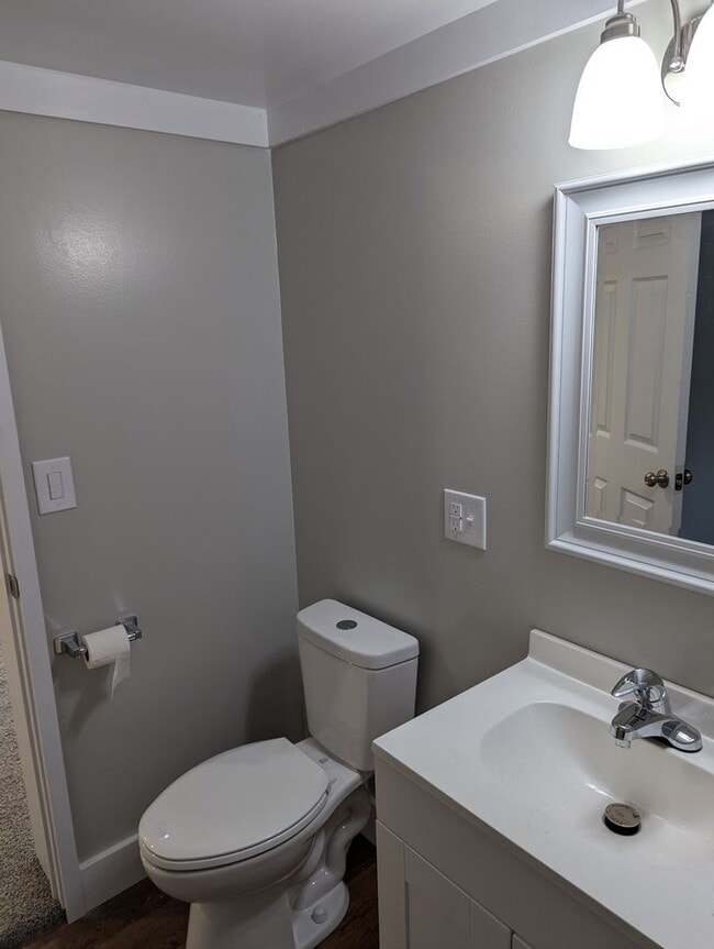 Building Photo - Remodeled 2 bedroom 1.5 bath home.