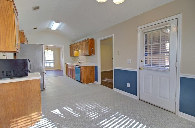 Building Photo - 809 Barrington Dr