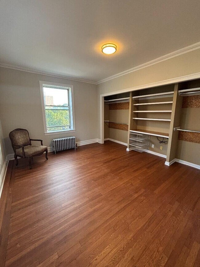 Building Photo - 1 bedroom in WOODSIDE NY 11377