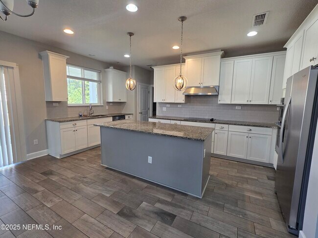 Building Photo - 1494 Shadow Creek Dr