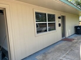 Building Photo - 205 N Ormsby St