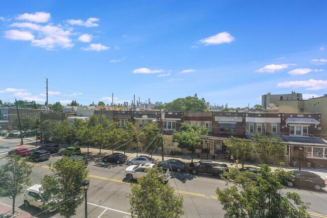 Building Photo - 2015 New York Ave