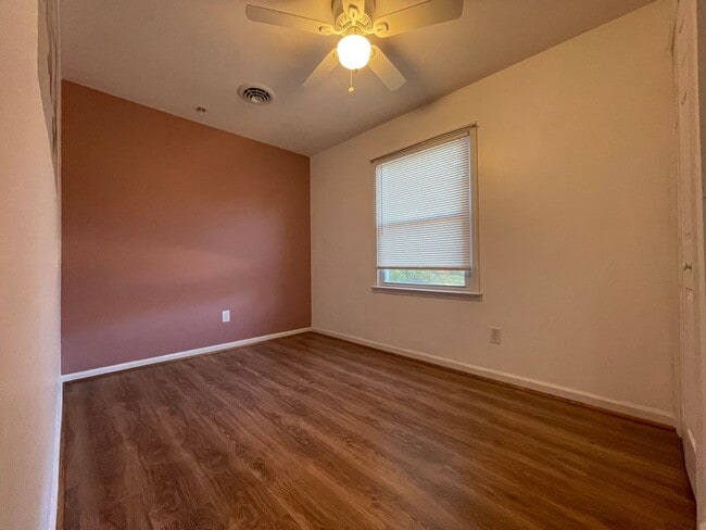 Building Photo - Updated Rancher on an Acre!