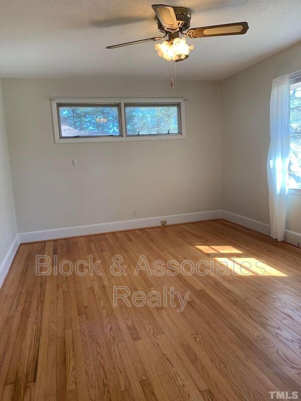Building Photo - 6015 Inona Pl