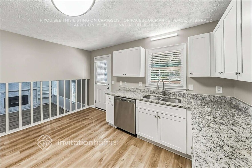 Building Photo - 902 Laurel Ct