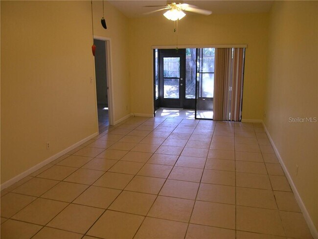 Building Photo - 2051 Sunset Grove Ln