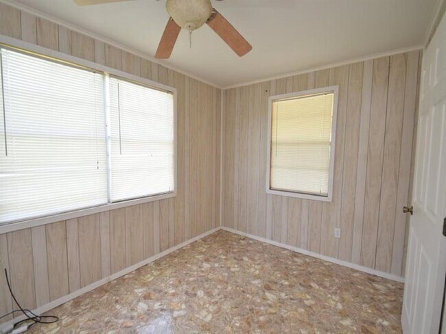 Building Photo - 2104 Galveston Ave