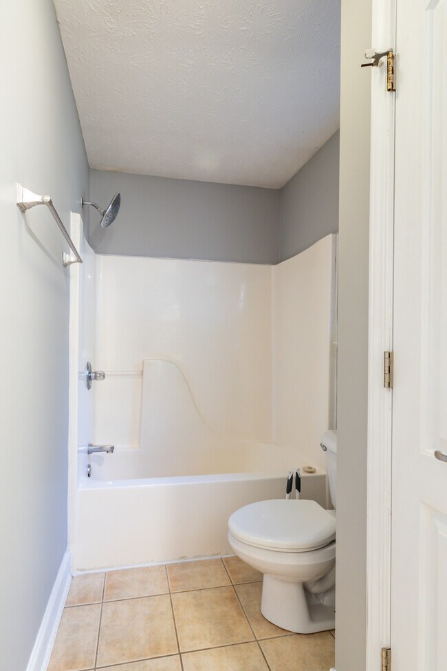 Building Photo - 7005 Buddy J Ln