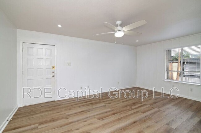 Building Photo - 2816 Throckmorton St