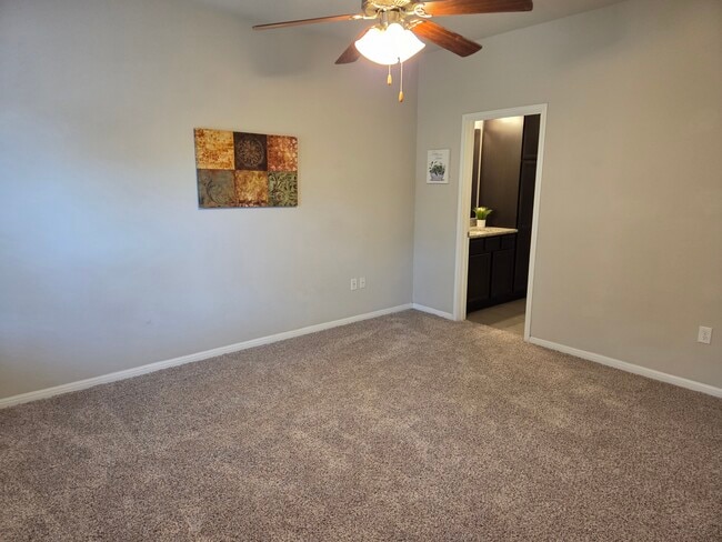 Building Photo - 2304 S Lakeline Blvd