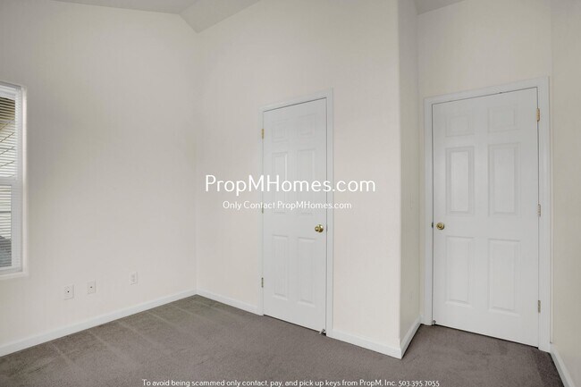 Building Photo - Cozy Three Bedroom Home in SE - New Photos!