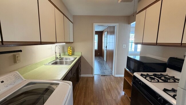 Building Photo - 3528 Adams St