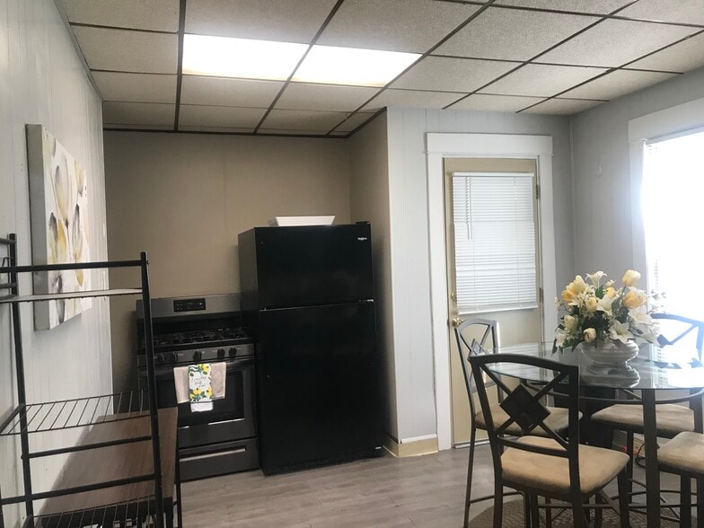 Building Photo - 2127 Prior Ct