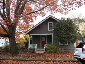 Building Photo - Beautiful Cottage in the Hollywood Distric...