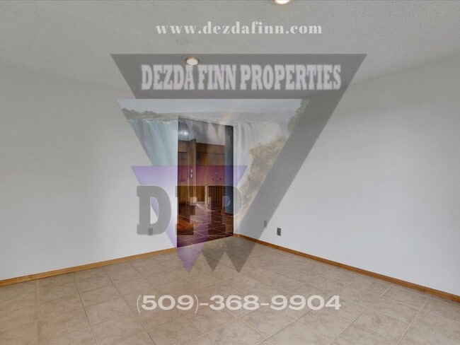 Building Photo - 3,700 sqft of Quiet Luxury & Stunning Views