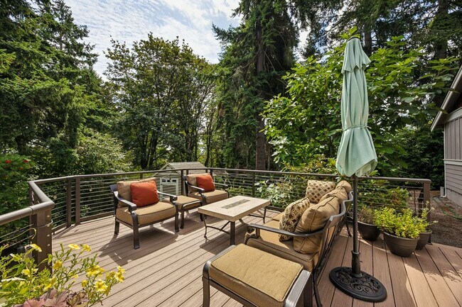 Building Photo - Normandy Park - Modern and Spacious!