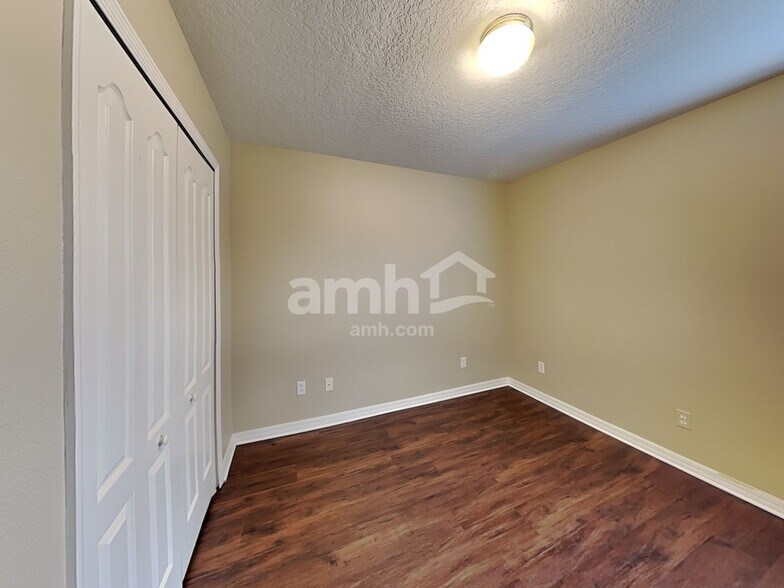Building Photo - 1720 Portcastle Cir