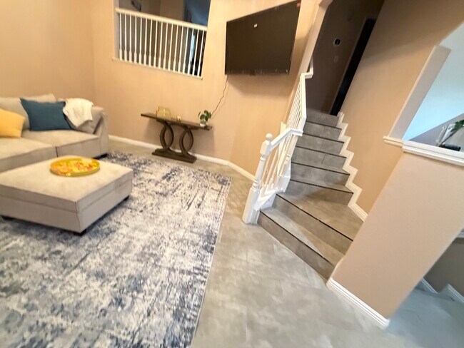 Building Photo - 1860 E 12th St