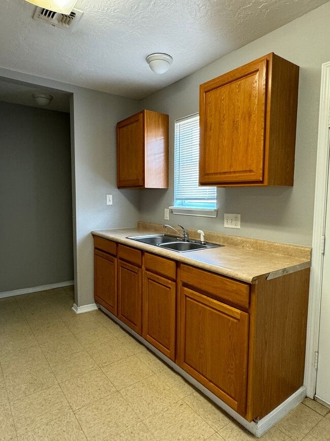 Building Photo - 1817 SW Jefferson Ave