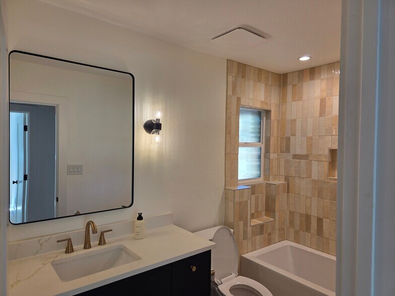 Building Photo - 10717 Deer Canyon Rd