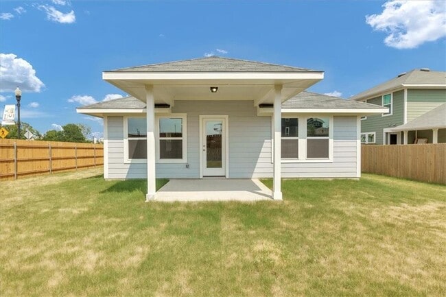 Building Photo - 100 Four Star Dr