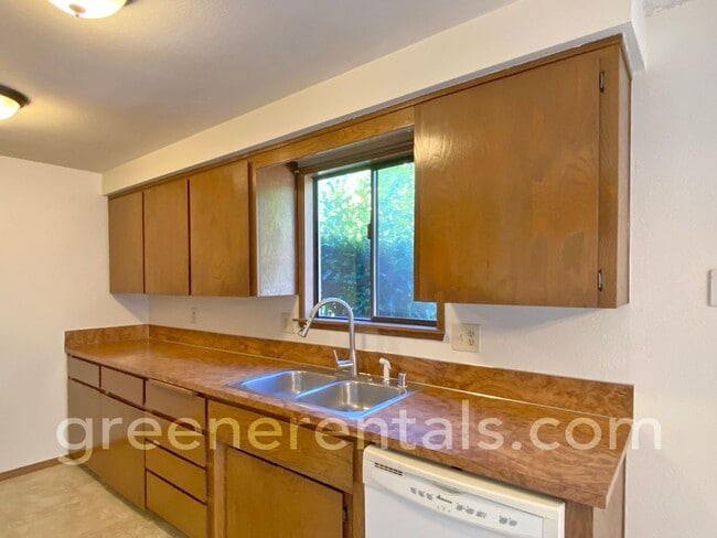 Building Photo - Coming Soon! 3BR 1.75BA Rambler in Olympia...