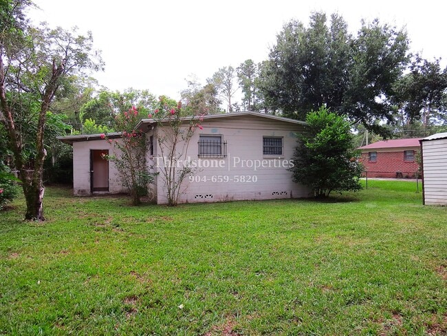 Building Photo - 2761 Floradale Dr S