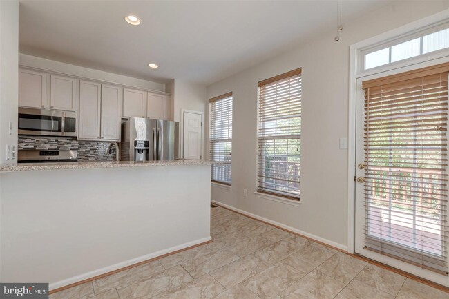 Building Photo - 6948 Banchory Ct