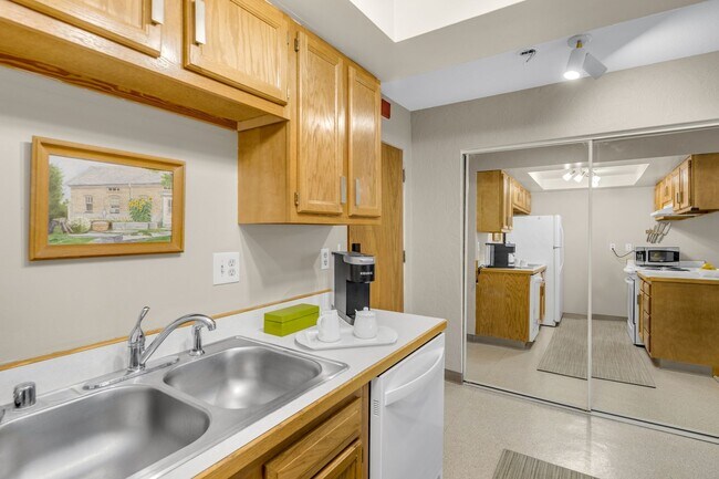 Building Photo - Downtown Anchorage One Bedroom One Bath (203)