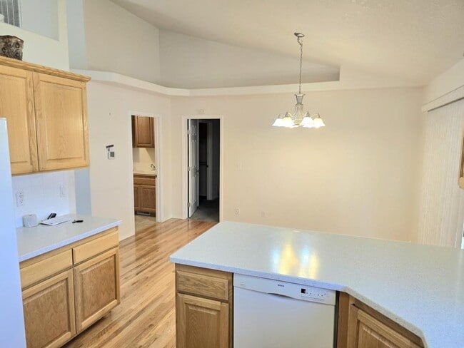 Building Photo - 1728 W Greenhead Dr