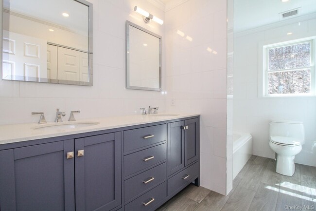 Building Photo - 390 Birch Hill Rd