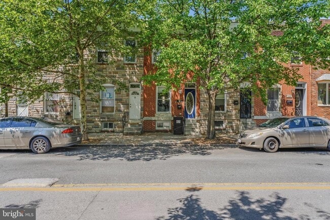 Building Photo - 118 N Ellwood Ave