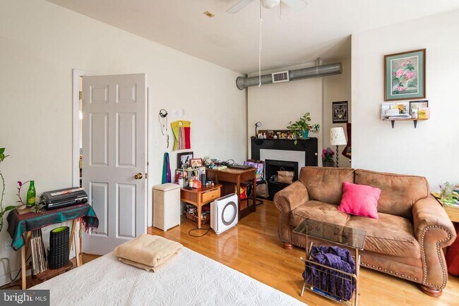 Building Photo - 4813 Walton Ave