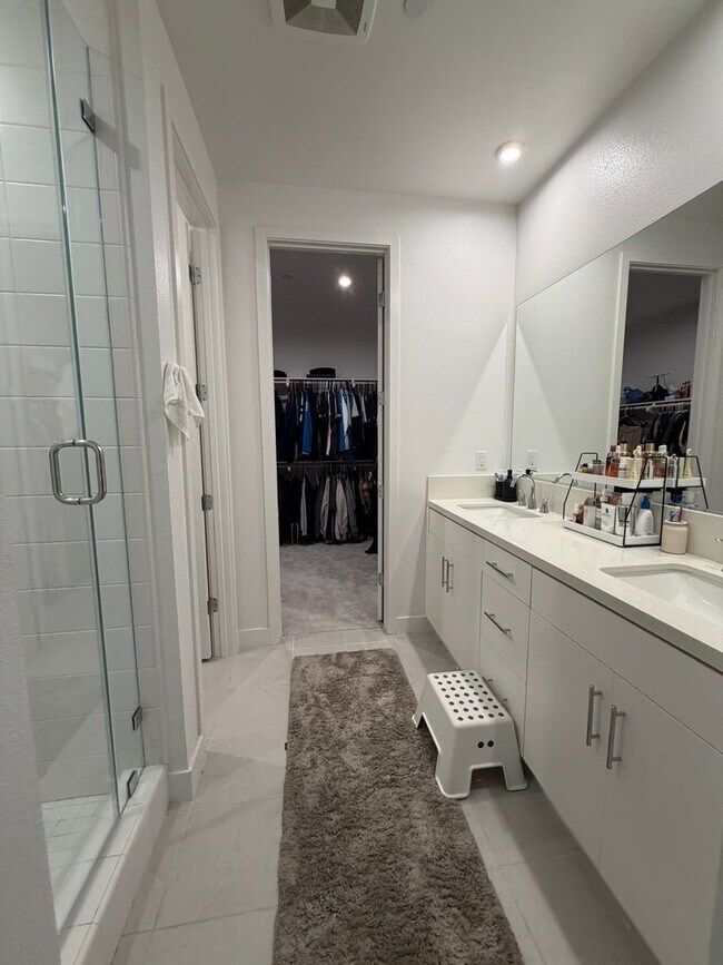 Building Photo - Everly At Civita Gorgeous Home with Lots of Upgrades- A Resort Style Living in the Heart of San D...