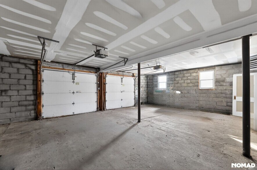 Building Photo - 23 Rosman Rd