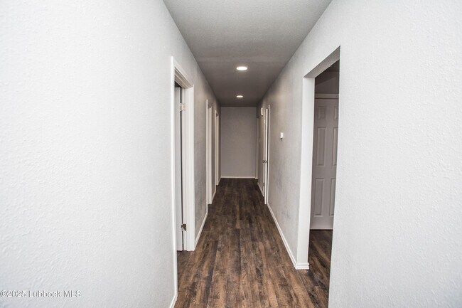 Building Photo - 6803 Avenue W