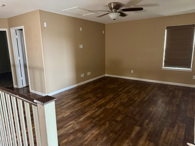 Building Photo - 532 Dusty Emerald