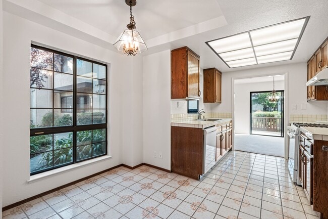 Building Photo - 14408 Outrigger Dr