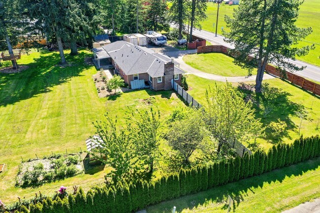 Building Photo - Stunning 4 bed + office, 4 bath rental home in Damascus!
