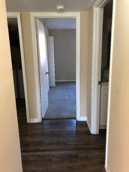 Building Photo - 1076 Ellen Ct