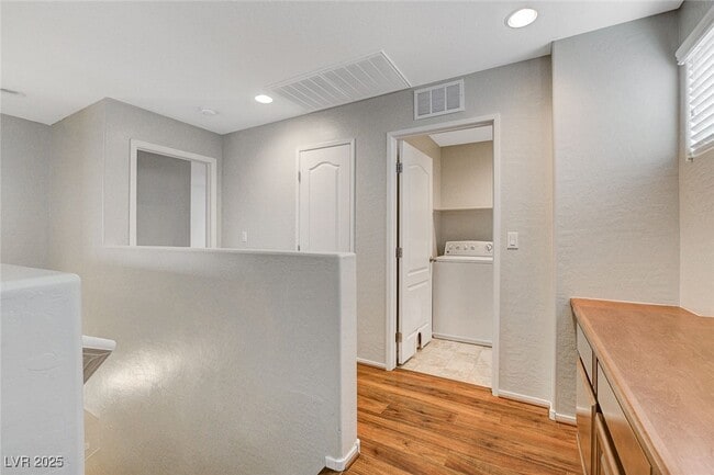 Building Photo - 7669 Lots Hills Dr