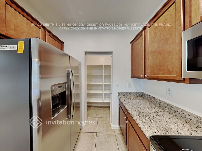 Building Photo - 1475 S Sinova Ave