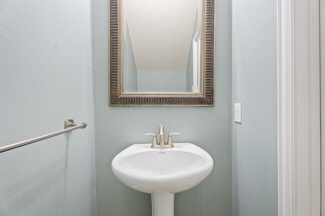 Building Photo - 6605 Fallen Breeze Ln