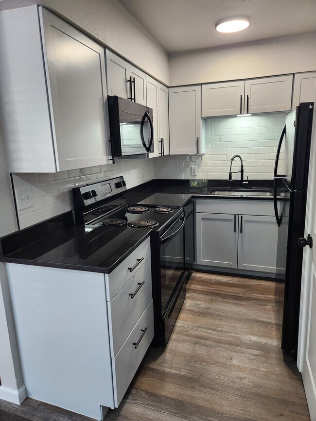 Building Photo - NOW LEASING 2 BEDROOM
