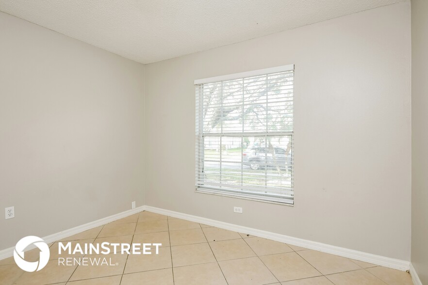 Building Photo - 558 Eagle Pointe S