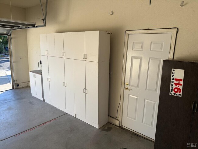 Building Photo - 316 Acadia Dr
