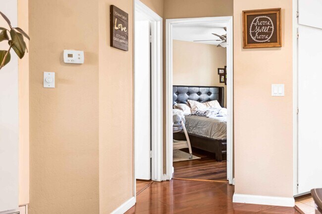 Building Photo - 48255 Monroe St