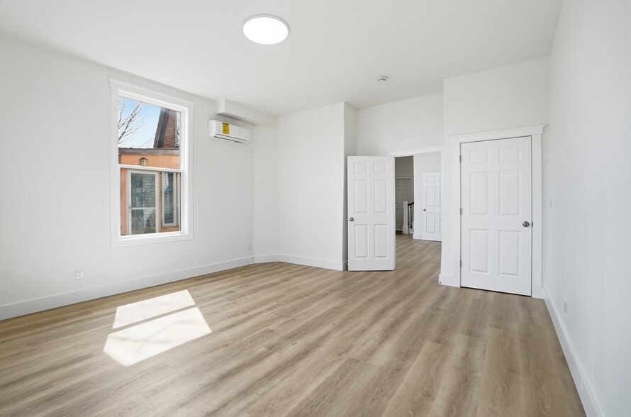 Building Photo - 2210 Eureka Ter