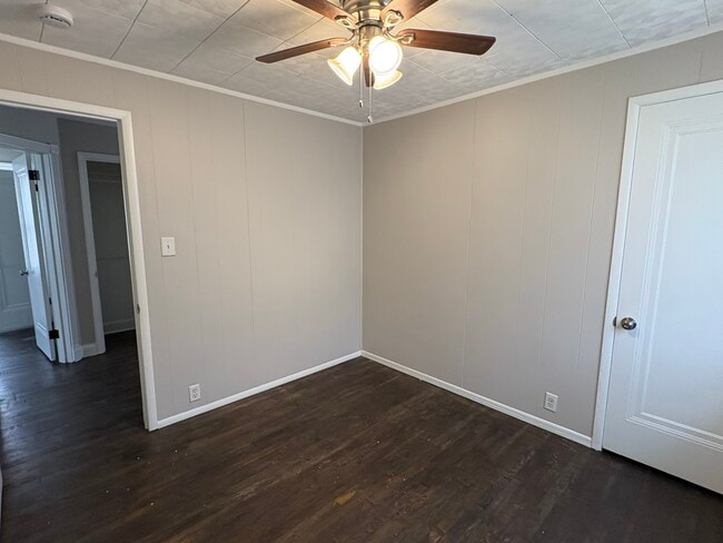 Building Photo - 17407 Woodbury Ave