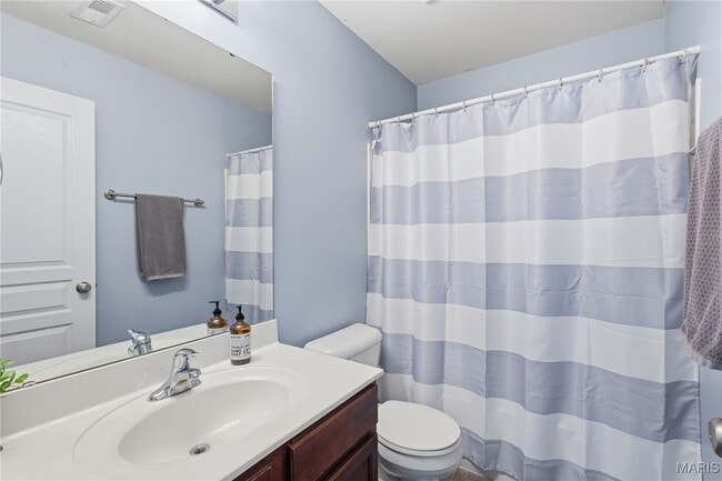 Building Photo - 422 Parkgate Dr